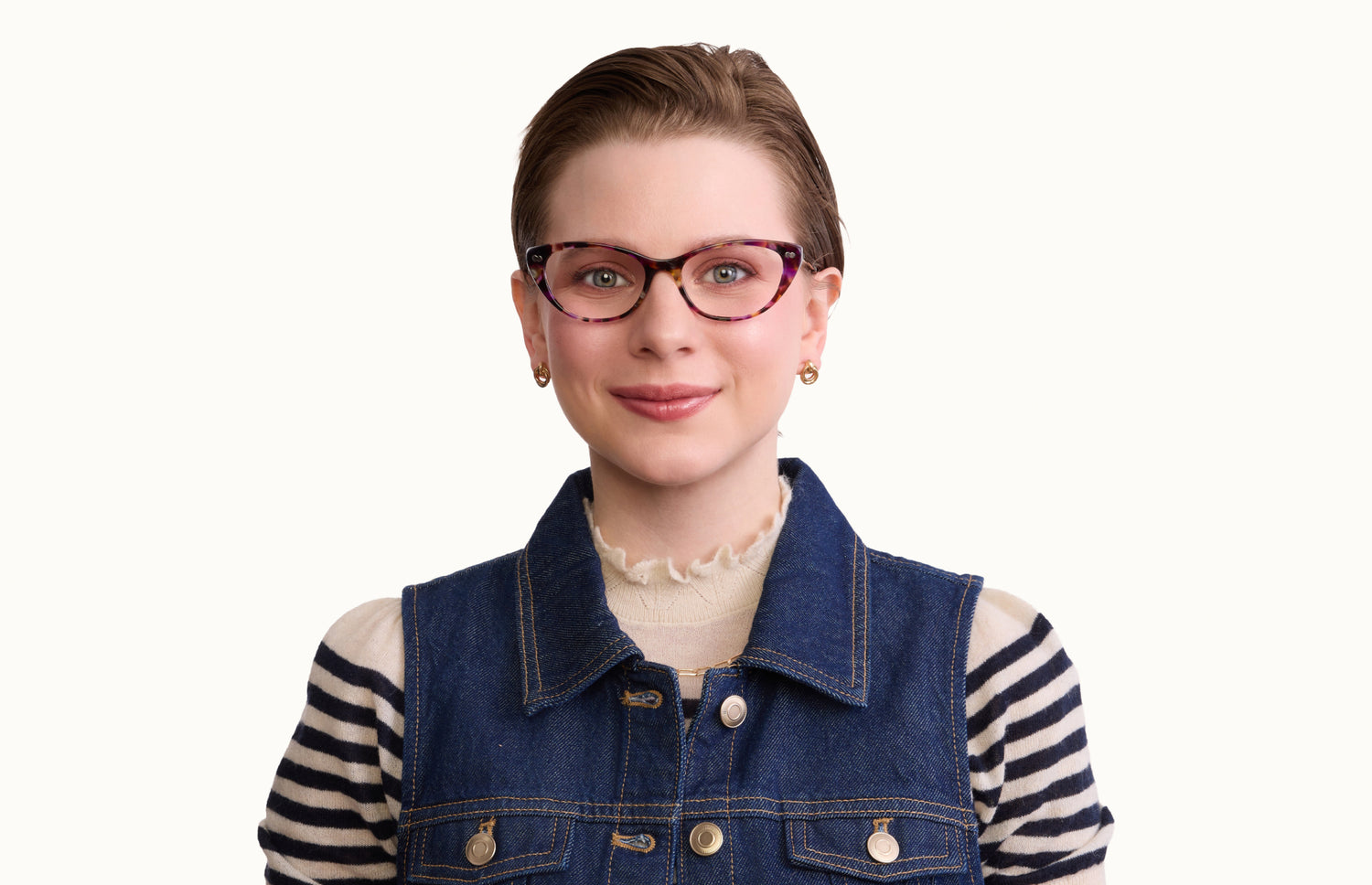 The ella - LifeStyle 1 - Pair Eyewear