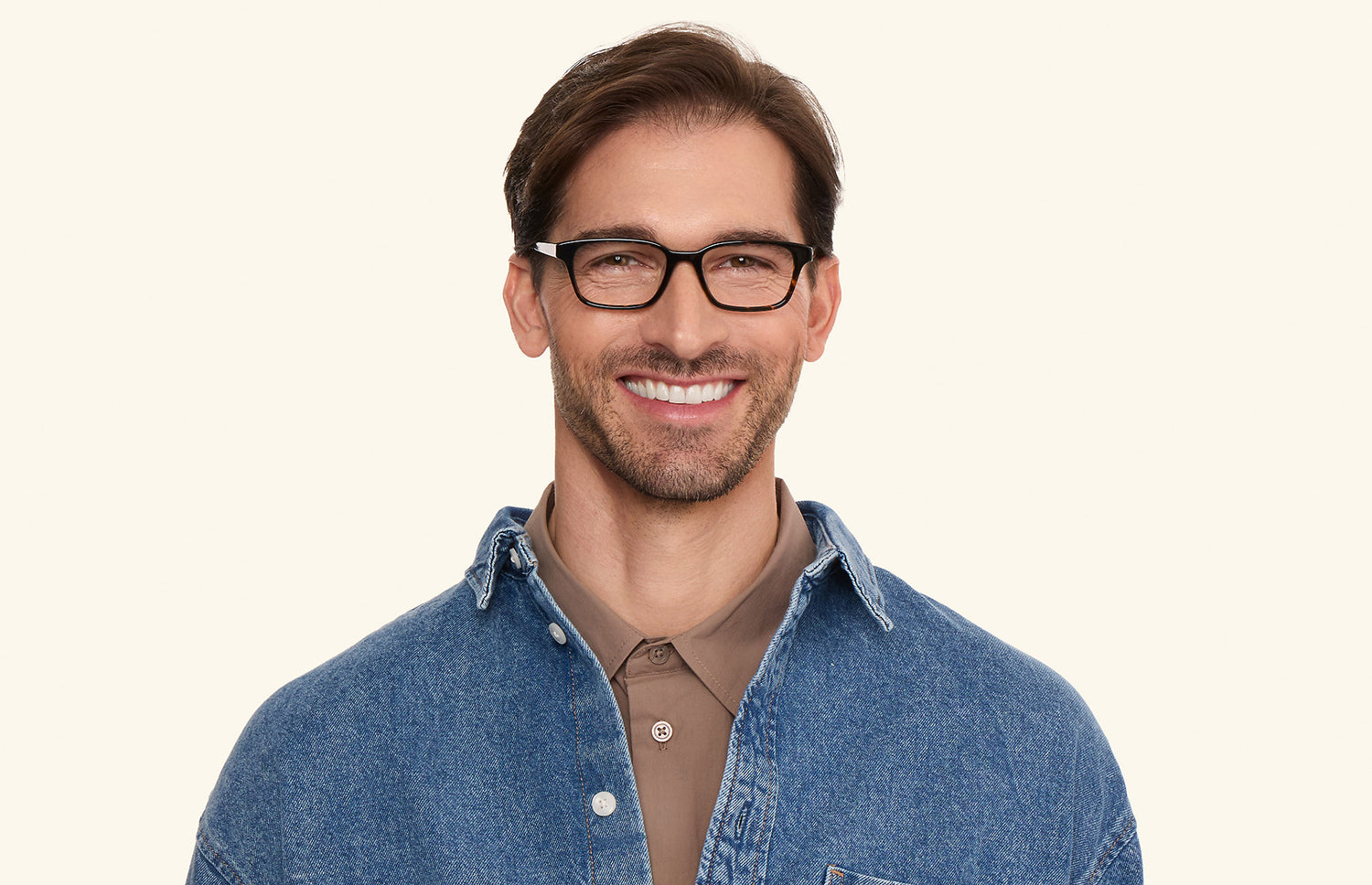 The Finley - Tortoise - LifeStyle1 - Pair Eyewear
