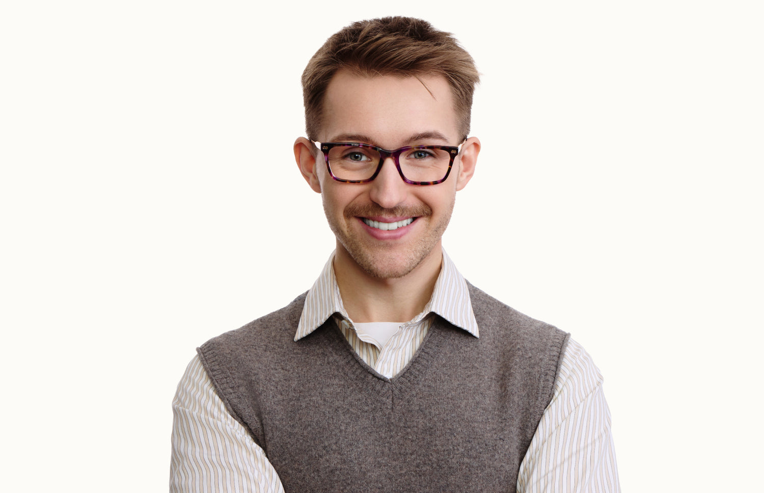 The Wanda - LifeStyle 1 - Pair Eyewear
