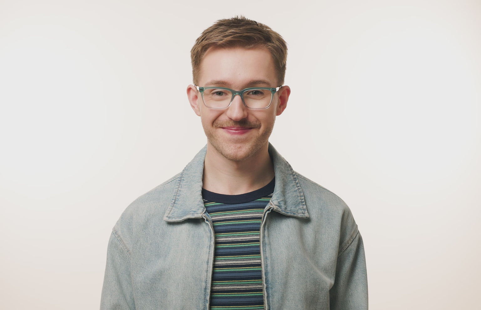 The Larkin - LifeStyle Thumbnail 2 - Pair Eyewear