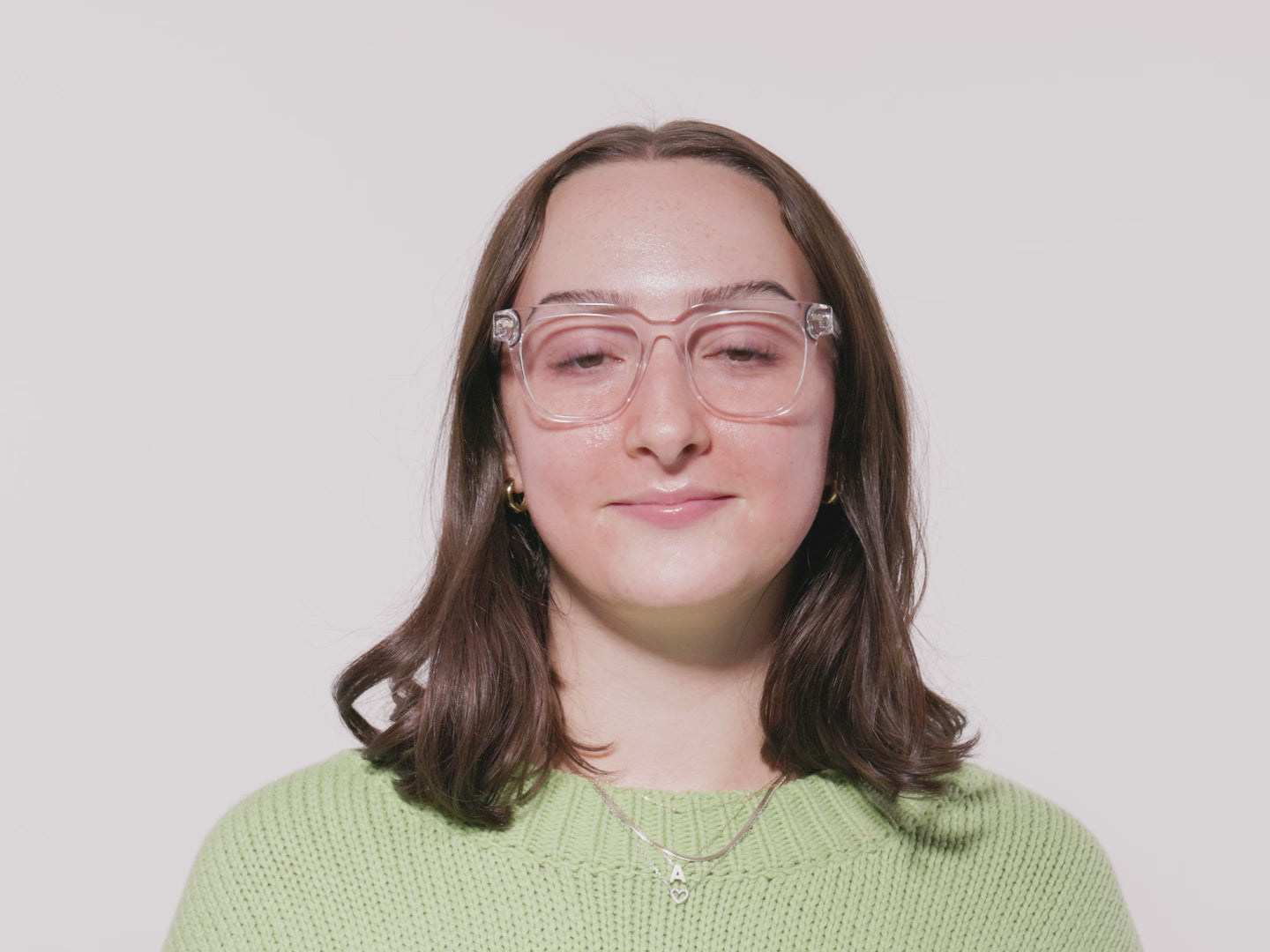 The Olive Shimmer - LifeStyle Thumbnail Video1 - Pair Eyewear