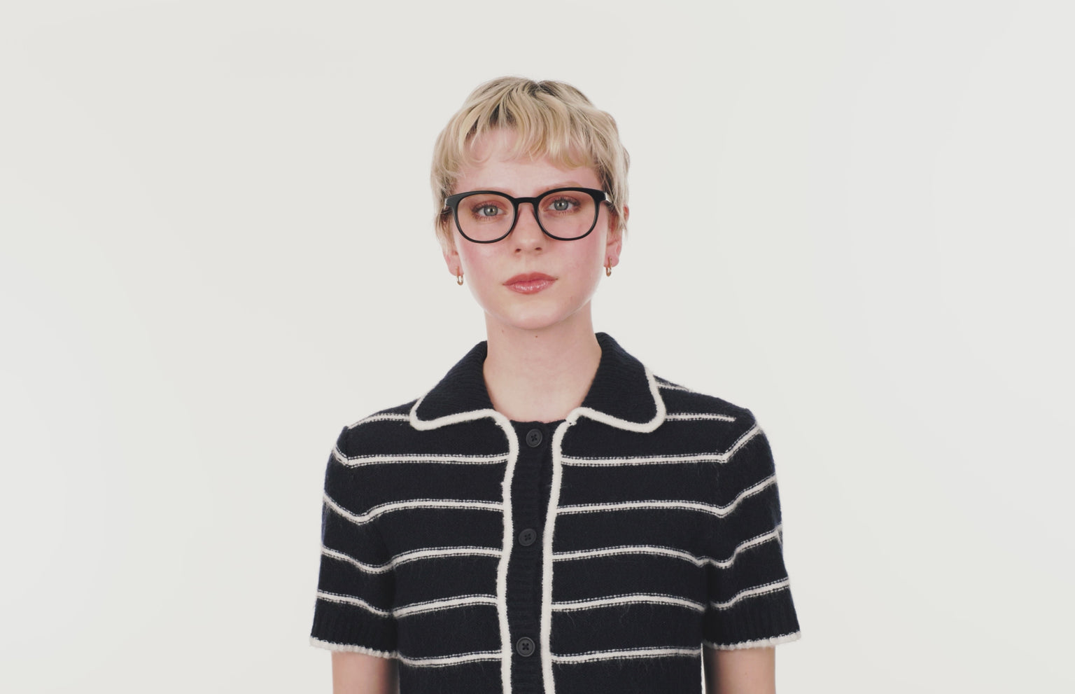 The Reese - Black - LifeStyle Thumbnail2 - Pair Eyewear
