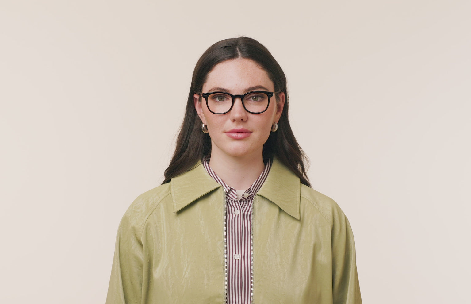 The Reese - Black Acetate Gold Metal - LifeStyle Thumbnail3 - Pair Eyewear